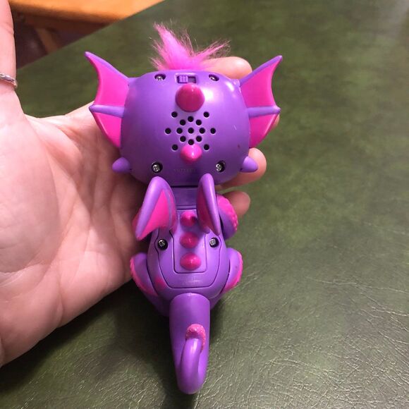 2017 Interactive Fingerling Baby Dragon, Purple w/Pink Glitter, eyes move & Coos - Picture 3 of 8